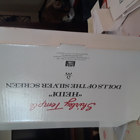 Shirley Temple "Heidi" Doll from Danbury Mint., Silver Screen Dolls - Picture 8 of 11